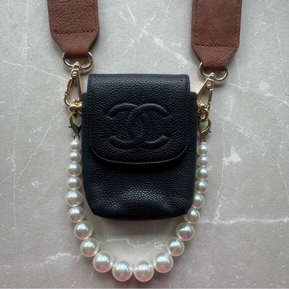 Authentic CHANEL Vintage CC Caviar Leather Mini Pouch Cigarette Crossbody Bag - Picture 2 of 16